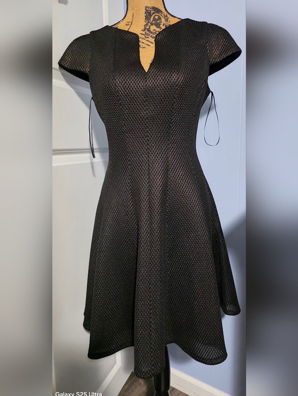 julia jordan Black Textured Fit & Flare A-Line Dress (Size 6 )